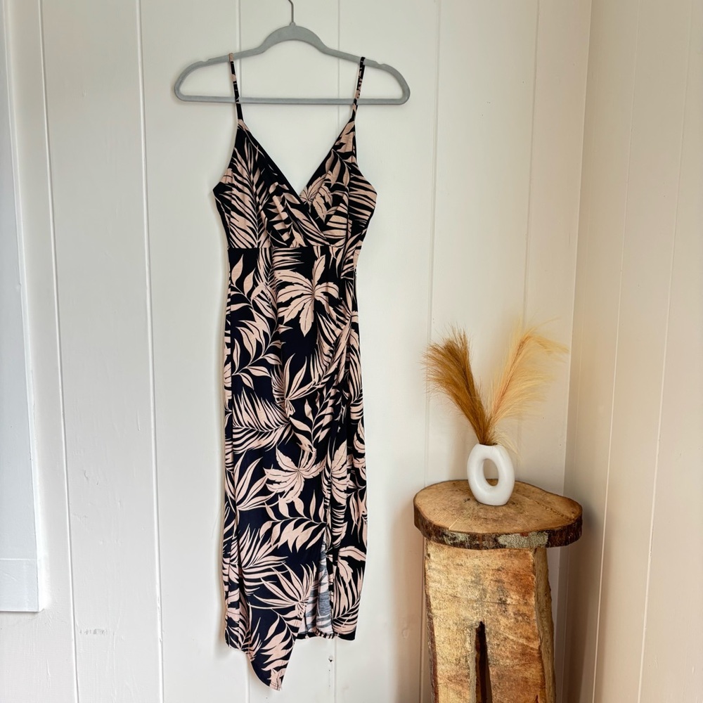 Papermoon Black & Blush Leaf-Print Asymmetrical Slip Dress